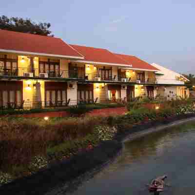 Silent Shores Resort & Spa Hotel Exterior