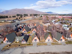 Mountain Chalets Motel