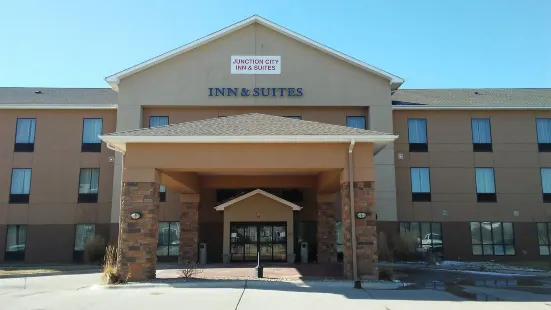 Holiday Inn Express & Suites Junction City