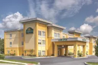 La Quinta Inn & Suites by Wyndham Harrisburg-Hershey Hotels near Hollywood Casino at Penn National Race Course