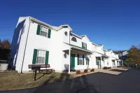 The Townhouses Hotels near Natures Treasures