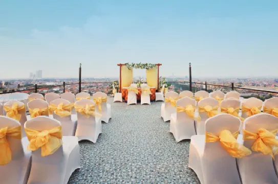 The Alana Surabaya Отели рядом с достопримечательностью «Java Aquatic»