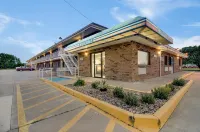 Motel 6 Salina, KS