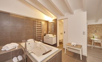 Bennoc Petit Hotel - Only Adults