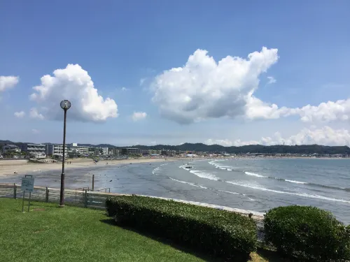 Iza Kamakura Guest House and Bar
