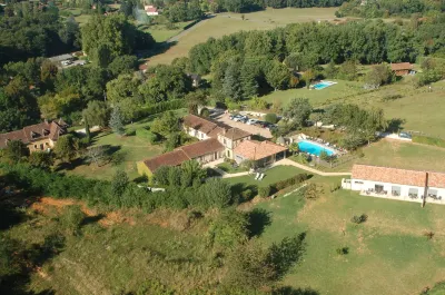 Hotel le Mas de Castel - Piscine Chauffee Hotels in Sarlat-la-Caneda