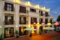 Golden River Hotel Hotellit kohteessa 