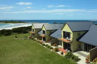 Diamond Island Resort, Restaurant & Bar and Penguin Show Hotels in Bicheno