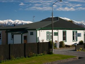 Pinedale Lodge & Apartment