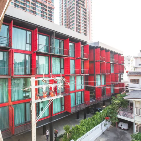 Sleep Box Sukhumvit 22