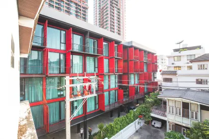 素坤逸22號睡眠盒子旅館