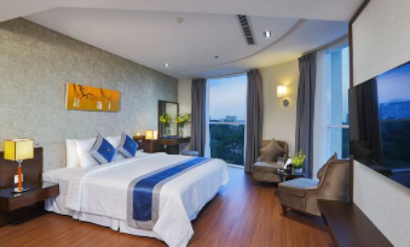 Central Palace Hotel