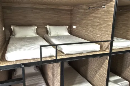 Dream Lodge @ Tyrwhitt