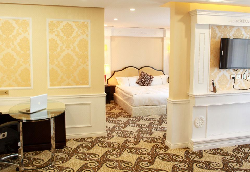 3. 로열 하우스 호..