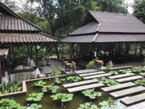 วนธารา รีสอร์ท โรงแรมในอำเภอ วังทอง