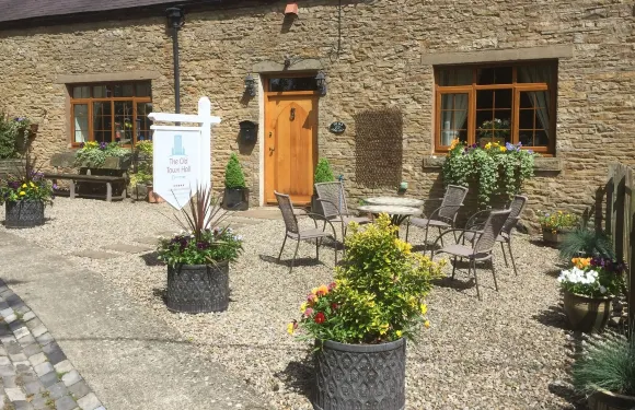 老市政廳住宿加早餐旅館