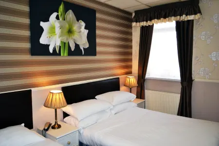 Lyndene Hotel Отели в г. Блэкпул