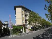 Hotel Saturno Hotels near La Foce