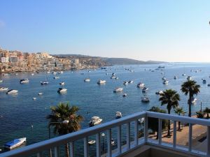 Blue Harbour 4 Seafront Apartment by Getaways Malta