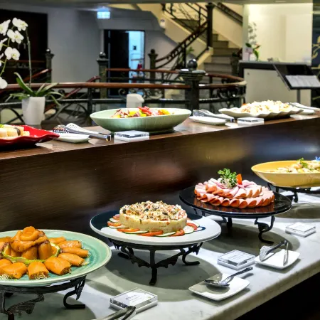 Carlton Hotel