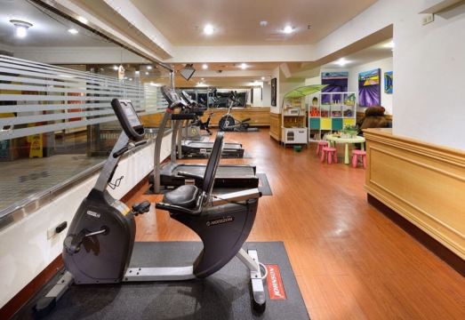 청 파오 호텔의 수영장 또는 외관