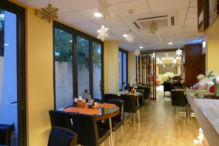 Hong Kong Seaview Holiday Resort Отели рядом с достопримечательностью «Чхеклапкок»