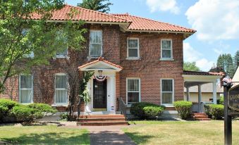 Grand Colonial B&B