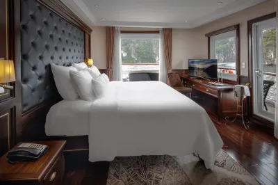 Paradise Elegance Cruise Halong