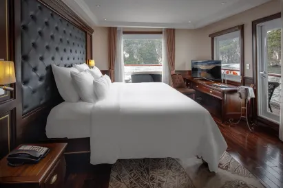 Paradise Elegance Cruise Halong