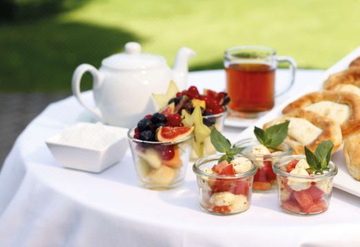 3. H+ 호텔 비스..