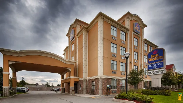 Best Western Plus Barrie Hotels near Arboretum Sunnidale Park