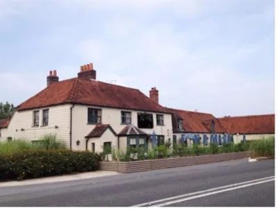 The Carnarvon Arms Hotels in Woolton Hill