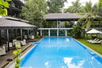 Thotupola Lakeside Hotels in Piliyandala