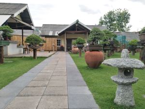 18 Bonsai Garden Resort