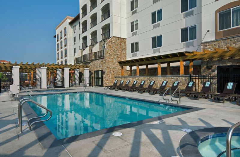 Oxford Suites Sonoma - Rohnert Park photo 3
