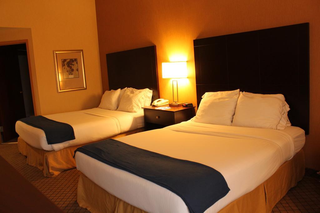 Holiday Inn Express Lewisburg - New Columbia, an Ihg Hotel