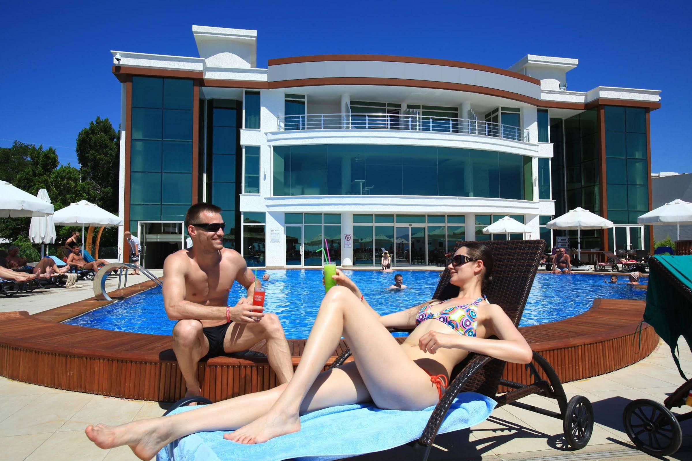 Royal Arena Hotel & Resort Spa