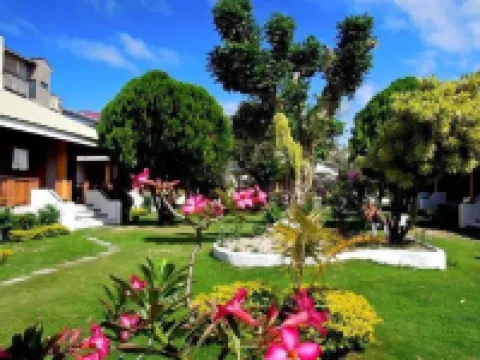 Paradise Garden Resort Hotel & Convention Center Boracay powered by ASTON ボラカイ島のホテル