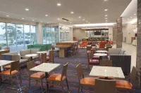 La Quinta Inn & Suites by Wyndham Waco Downtown - Baylor - breakfast
