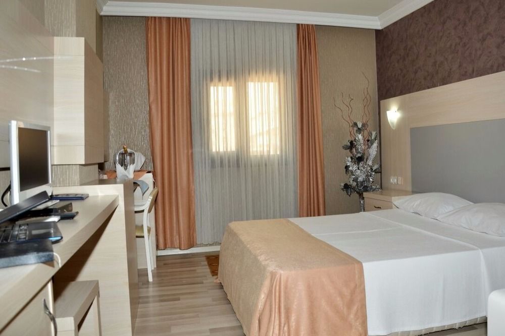 FLORYA PARK HOTEL