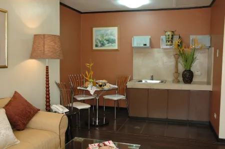 Manila Manor Hotel Отели рядом с достопримечательностью «Текнолоджикал Юниверсити оф Филиппины - Манила»