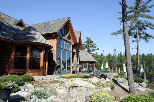 Rocky Crest Golf Resort - parking