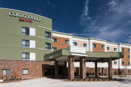 Courtyard Houston North/Shenandoah Отели в г. Шенандоа
