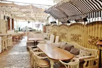 Meg-Lozenetz Hotel