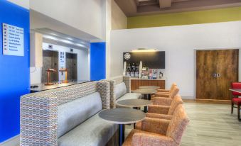 Holiday Inn Express & Suites Tempe