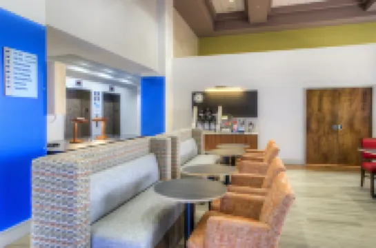 Holiday Inn Express & Suites TEMPE by IHG