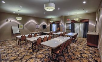 Holiday Inn Express & Suites Pell City