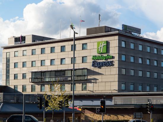 hotels in bradford with parking