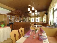 Pension Thüringer Hof - George Garbea Hotels in Seenplatte