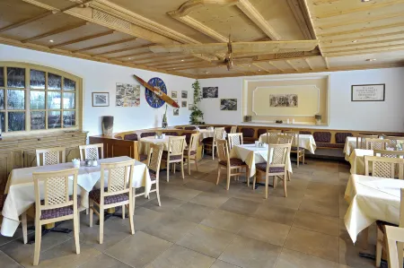 Landgasthof Zum Eibenwald Отели в г. Оберхаузен